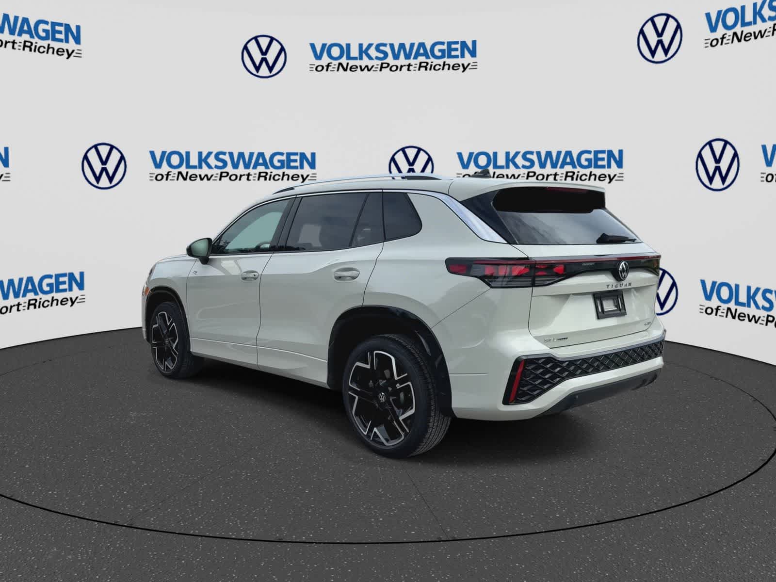 2026 Volkswagen Tiguan 2.0T SEL R-Line Turbo