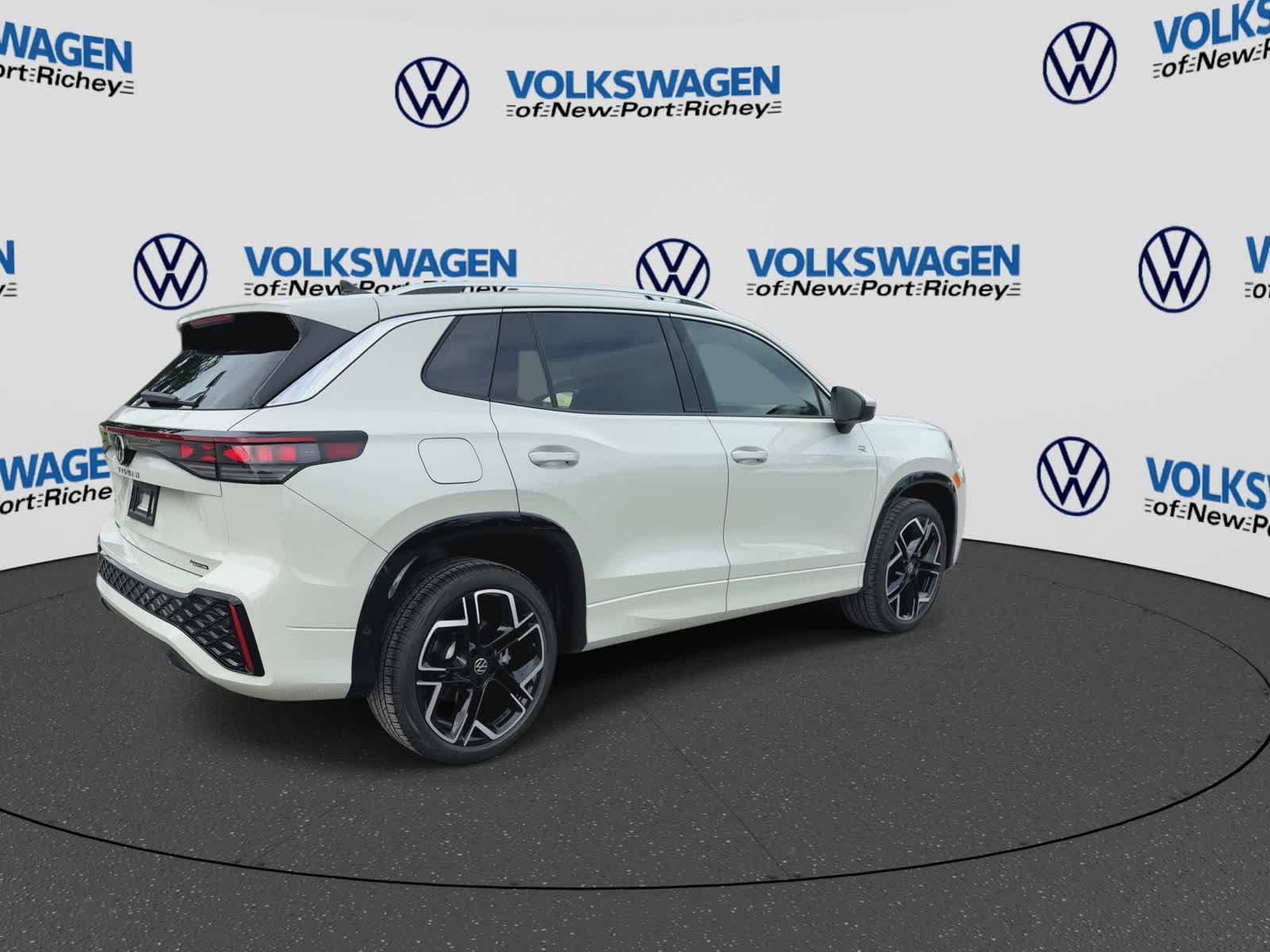 2026 Volkswagen Tiguan 2.0T SEL R-Line Turbo