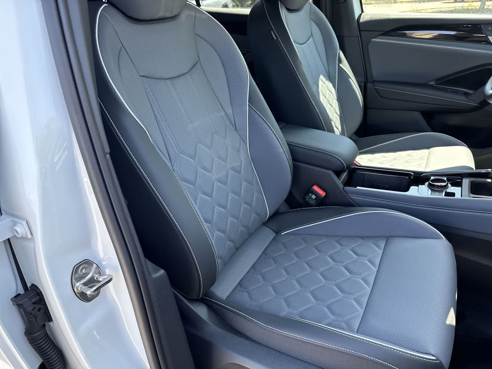 2026 Volkswagen Tiguan 2.0T SEL R-Line Turbo