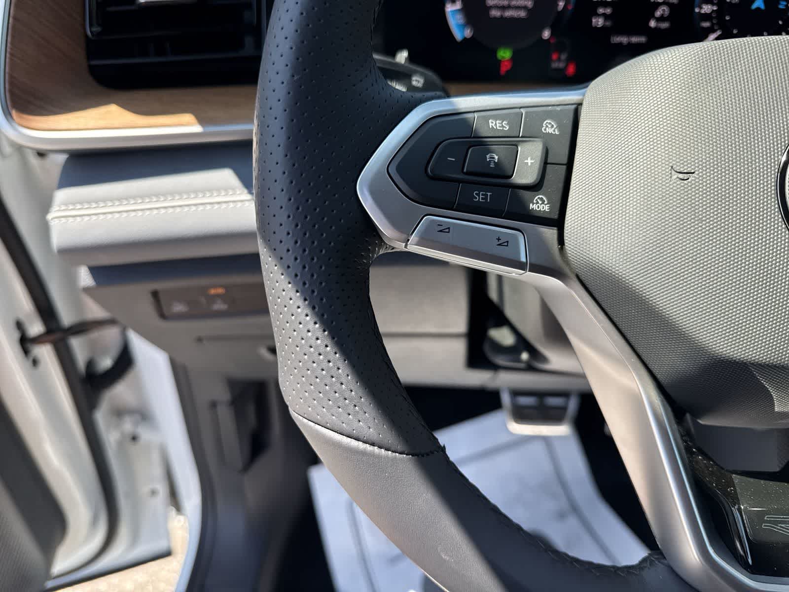 2026 Volkswagen Tiguan 2.0T SEL R-Line Turbo