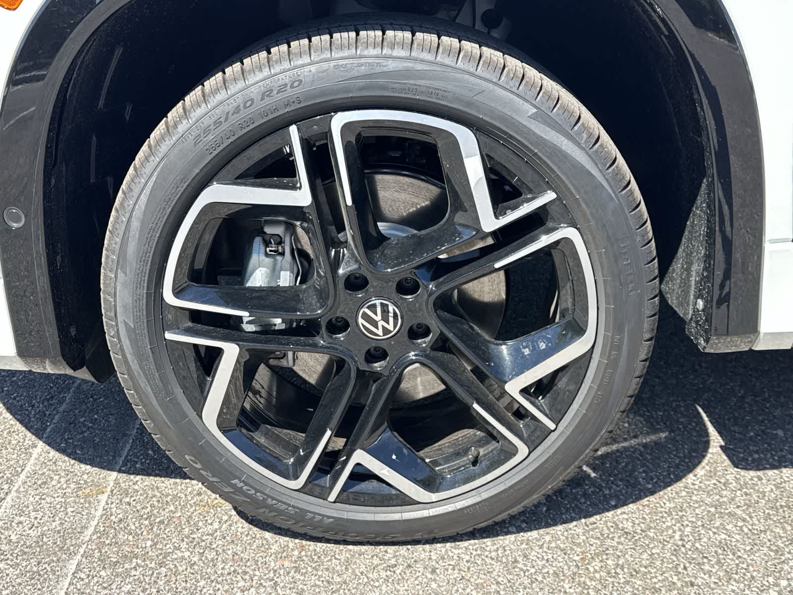 2026 Volkswagen Tiguan 2.0T SEL R-Line Turbo