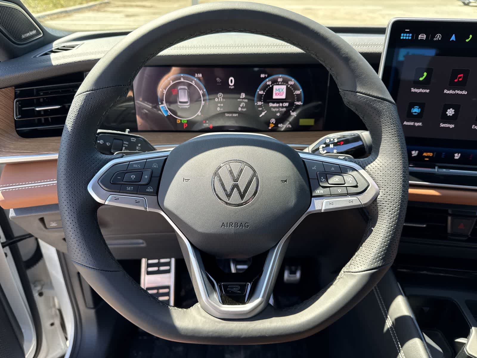 2026 Volkswagen Tiguan 2.0T SEL R-Line Turbo