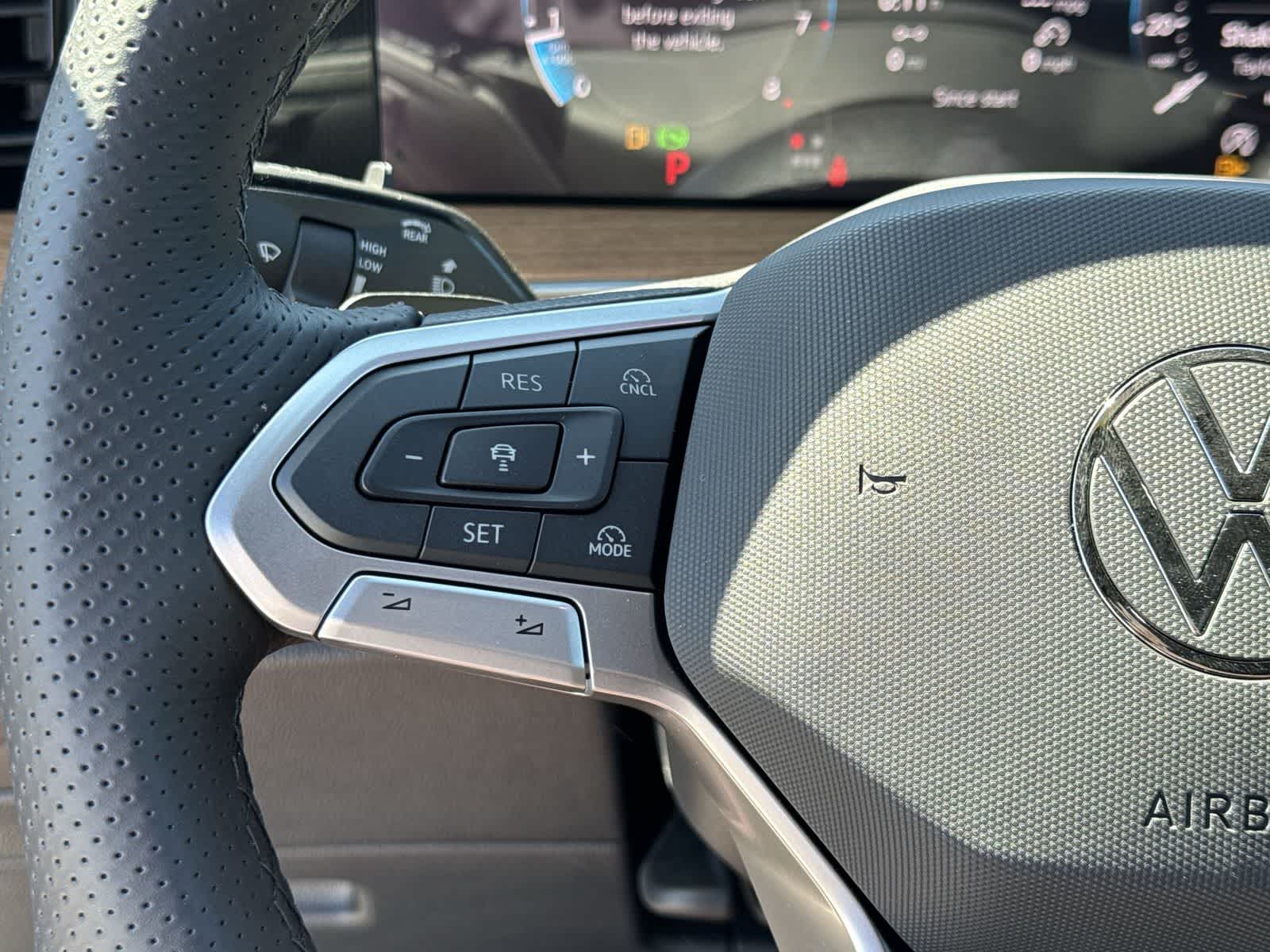 2026 Volkswagen Tiguan 2.0T SEL R-Line Turbo