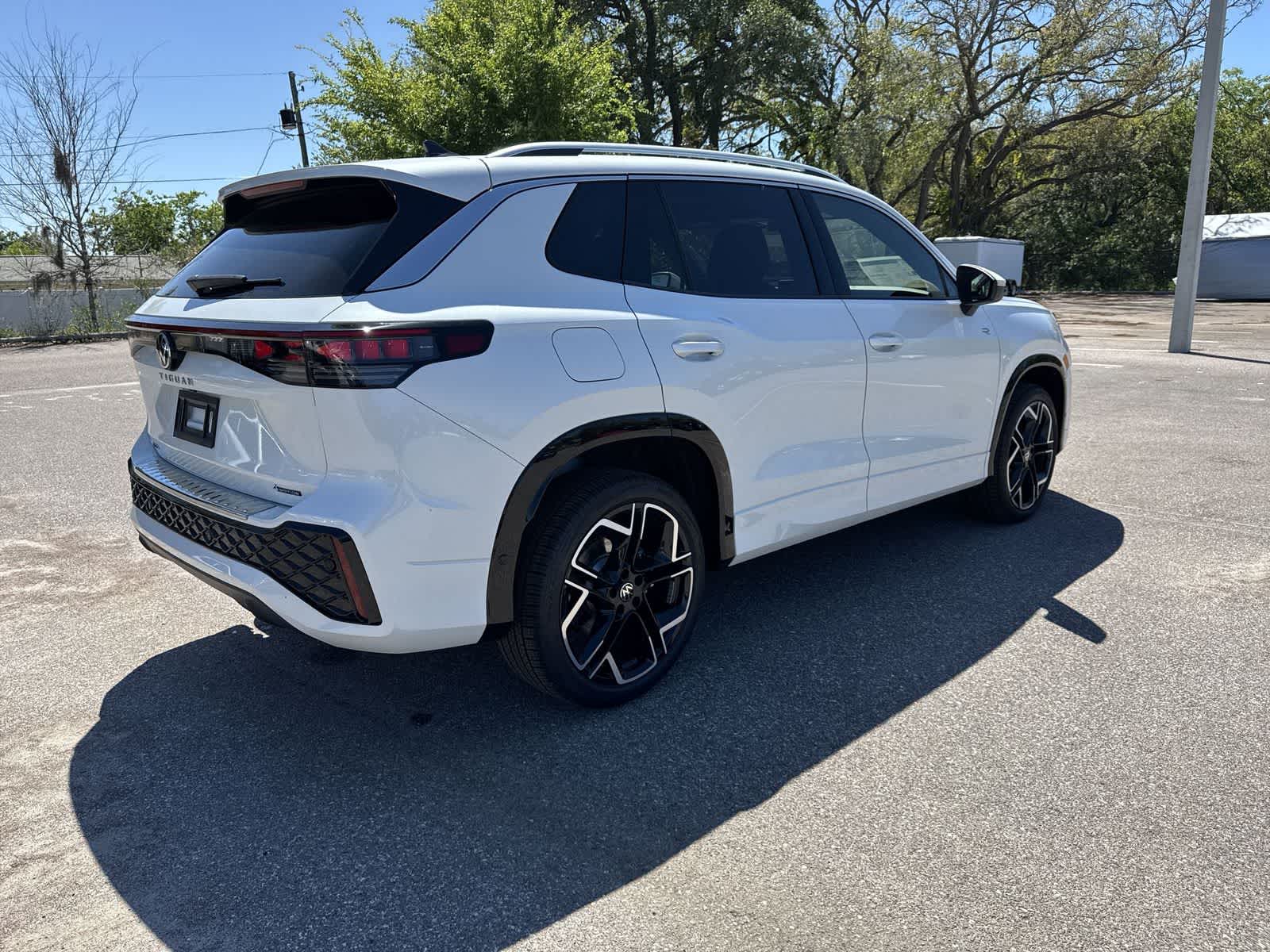 2026 Volkswagen Tiguan 2.0T SEL R-Line Turbo