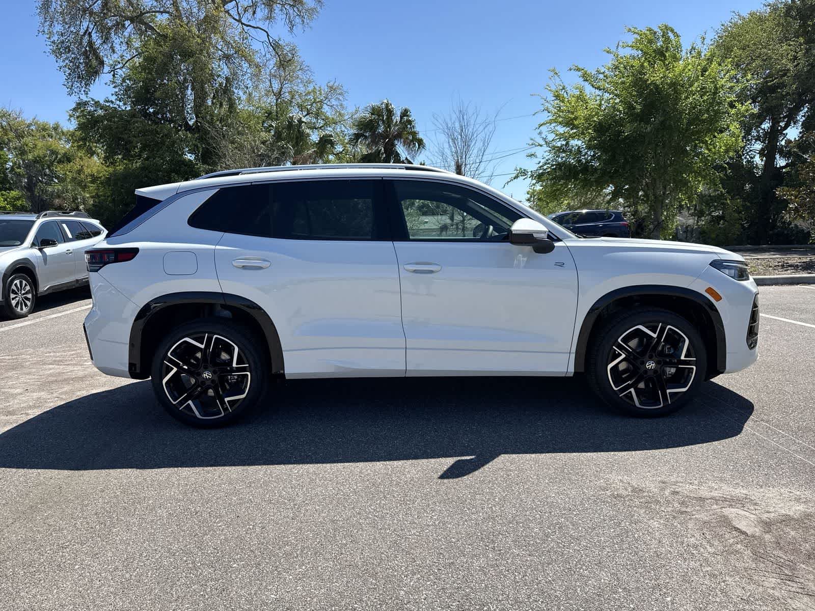 2026 Volkswagen Tiguan 2.0T SEL R-Line Turbo