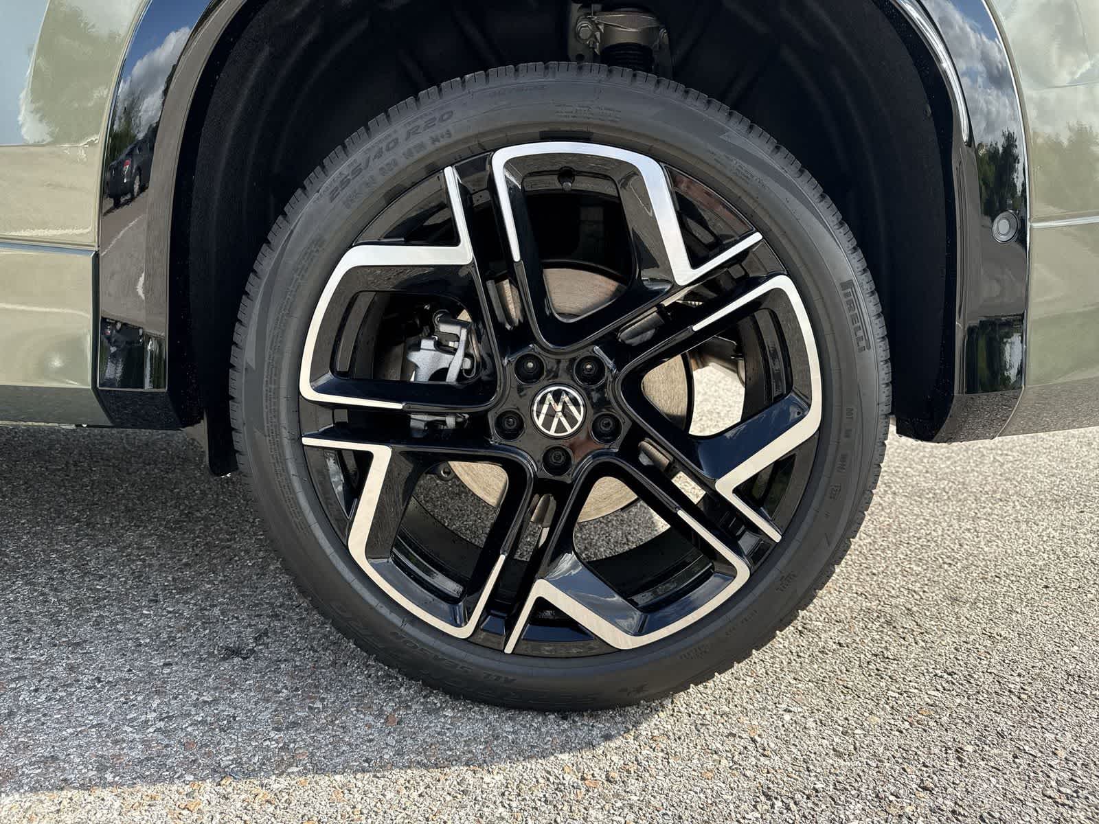 2026 Volkswagen Tiguan 2.0T SEL R-Line Turbo