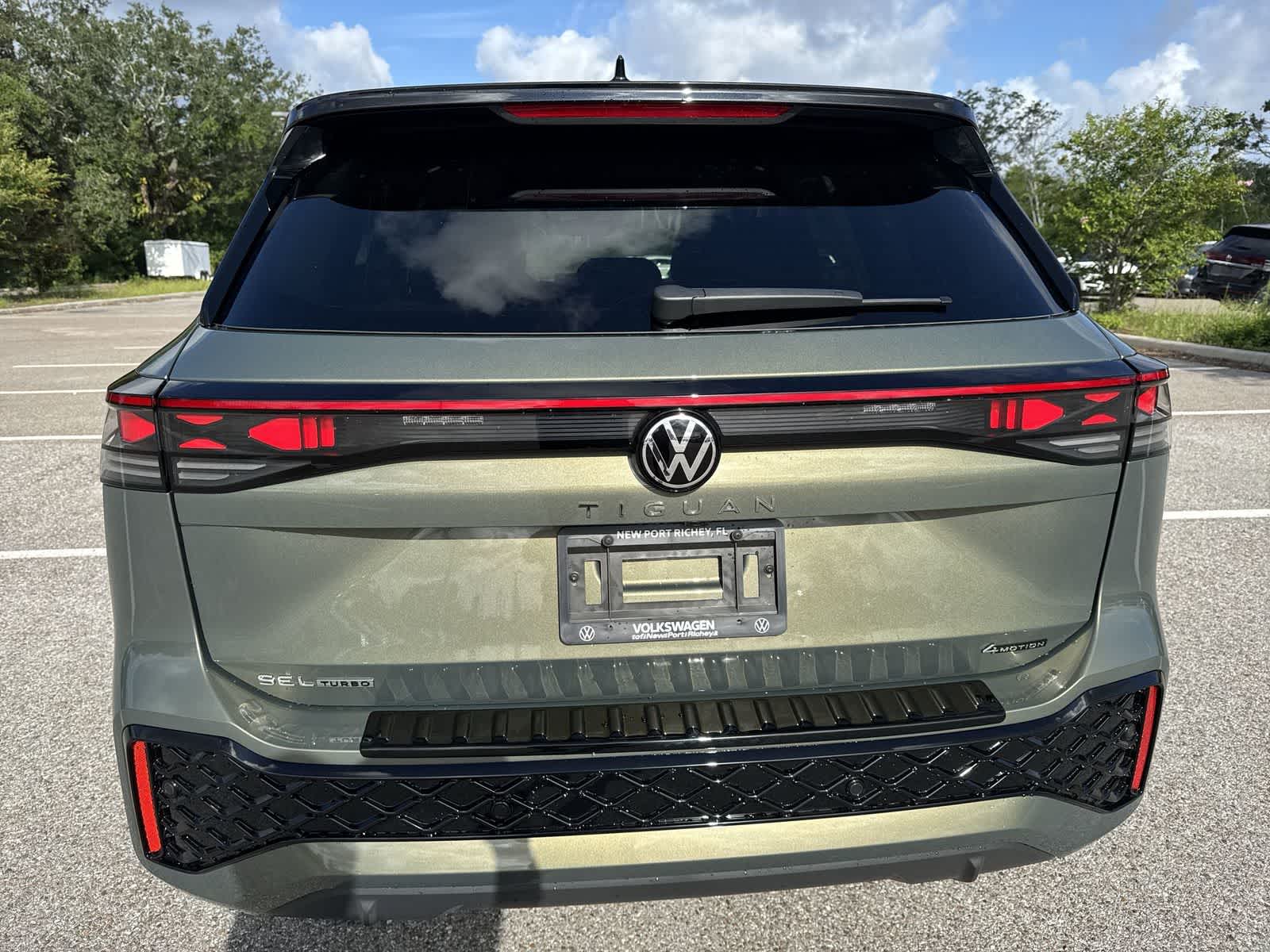 2026 Volkswagen Tiguan 2.0T SEL R-Line Turbo