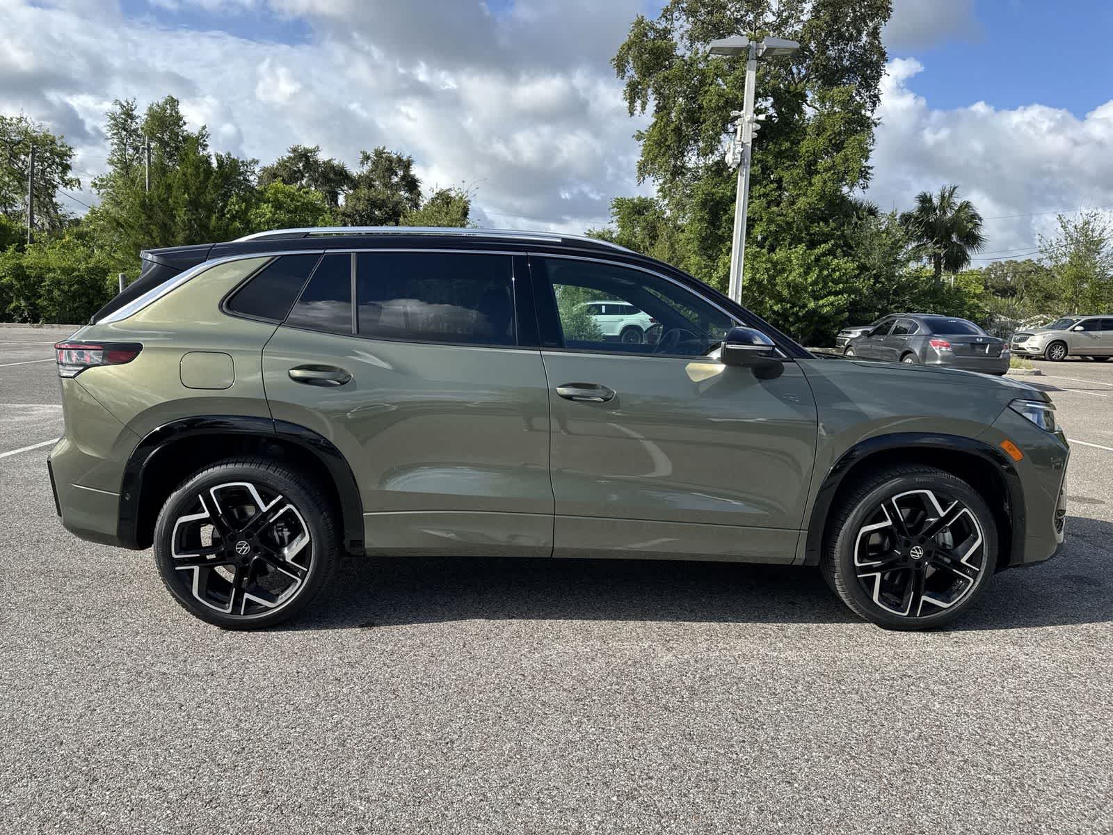 2026 Volkswagen Tiguan 2.0T SEL R-Line Turbo