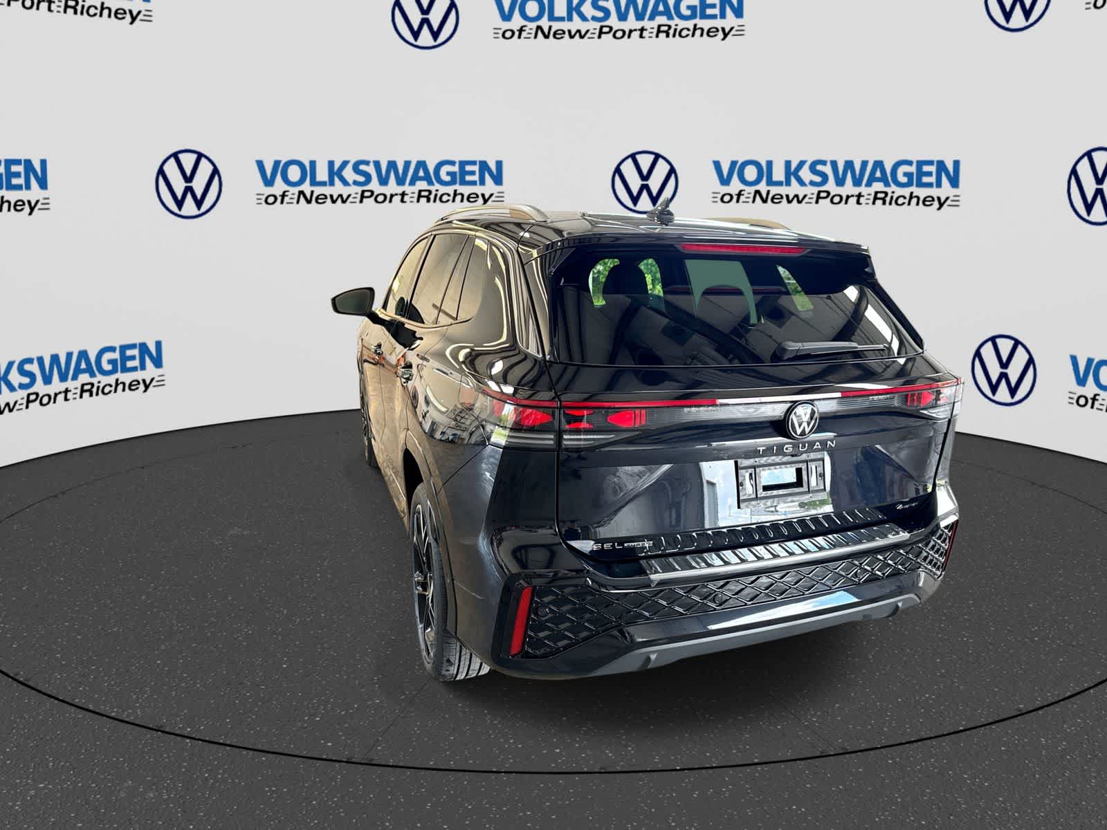 2026 Volkswagen Tiguan 2.0T SEL R-Line Turbo