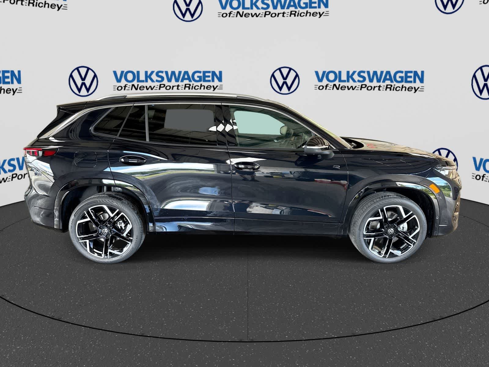 2026 Volkswagen Tiguan 2.0T SEL R-Line Turbo