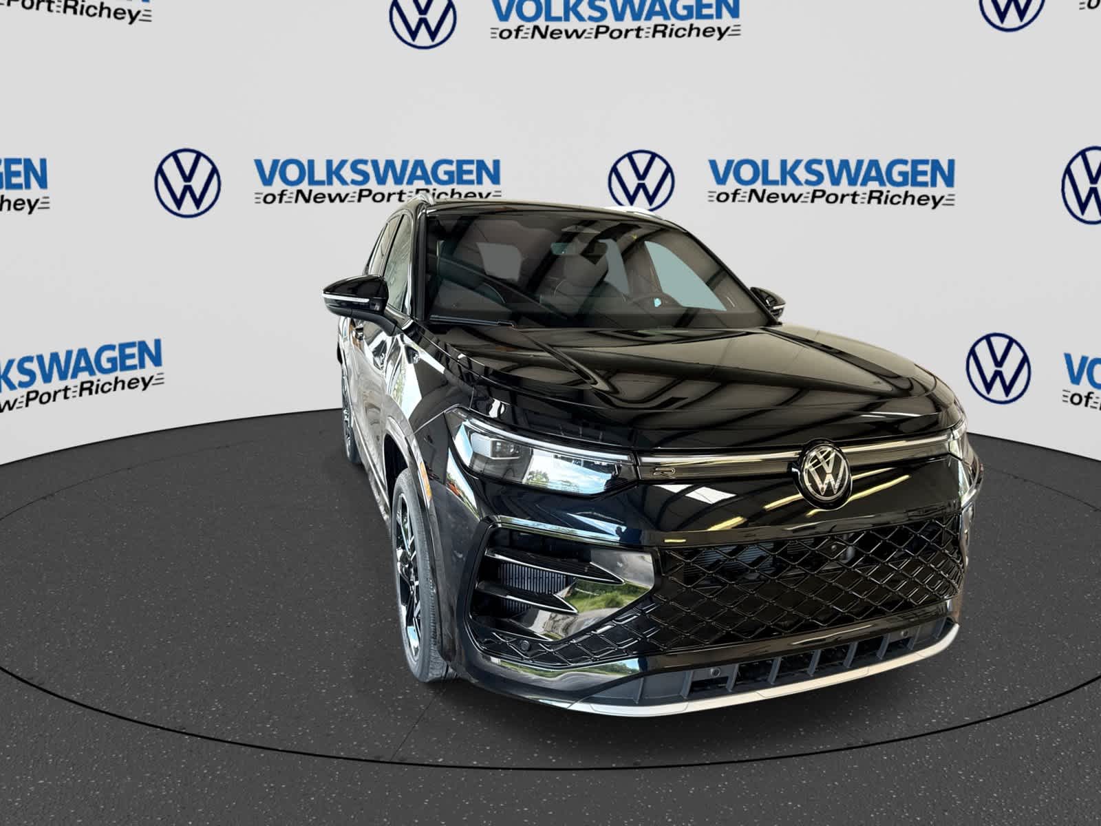 2026 Volkswagen Tiguan 2.0T SEL R-Line Turbo
