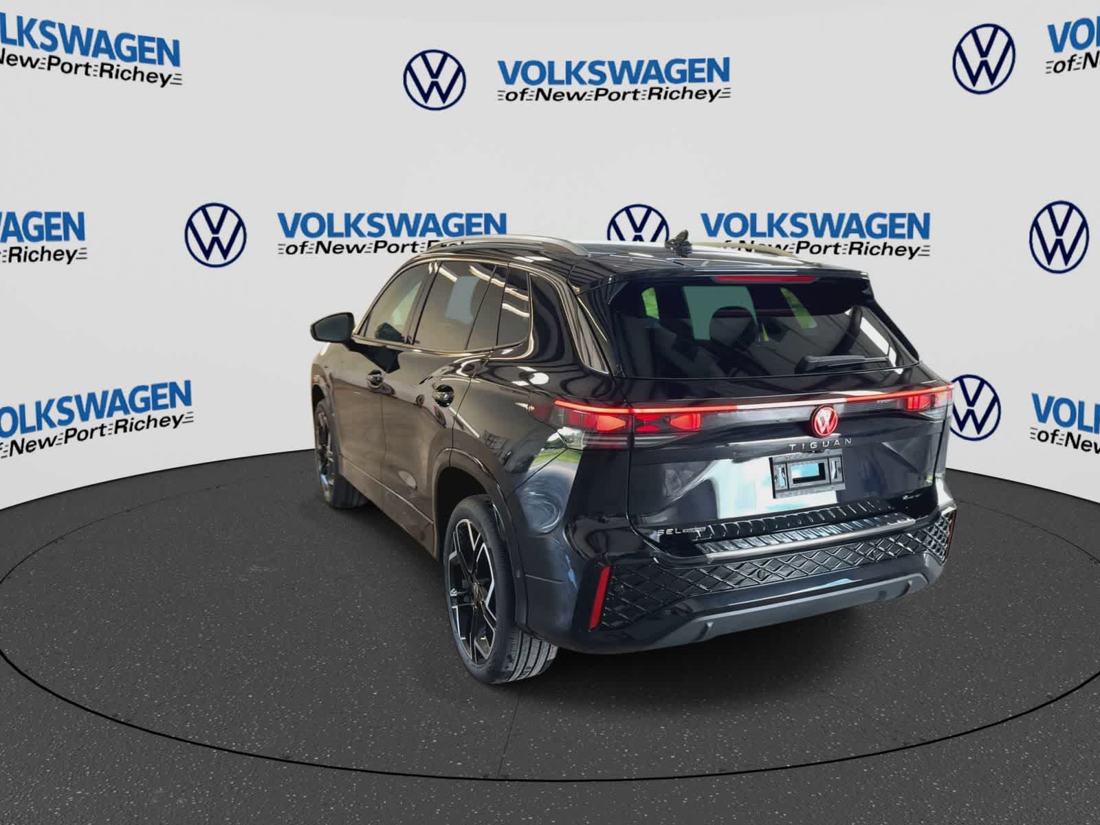 2026 Volkswagen Tiguan 2.0T SEL R-Line Turbo