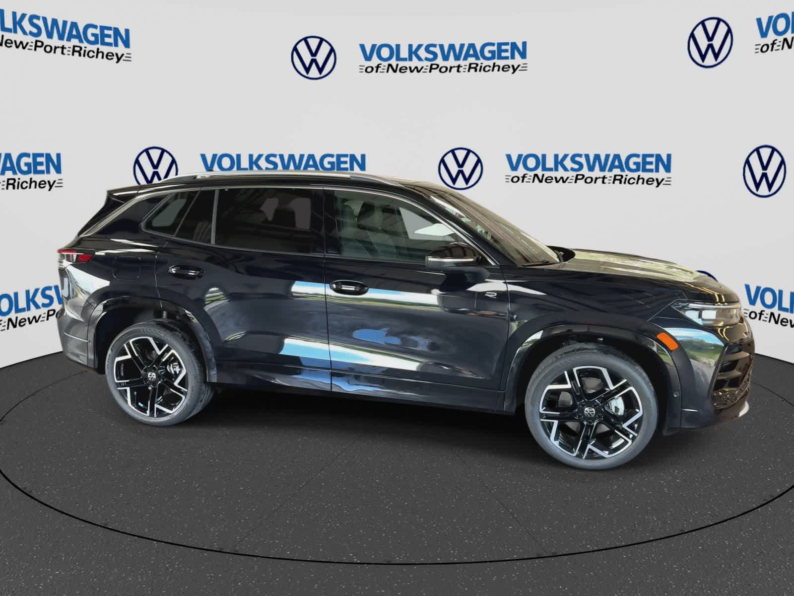 2026 Volkswagen Tiguan 2.0T SEL R-Line Turbo