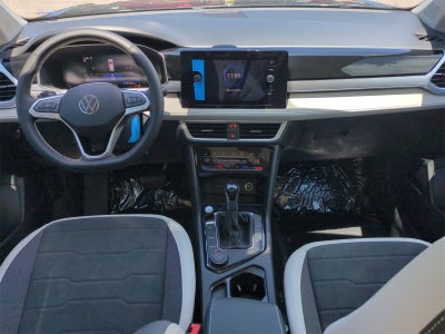 2025 Volkswagen Taos 1.5T SE