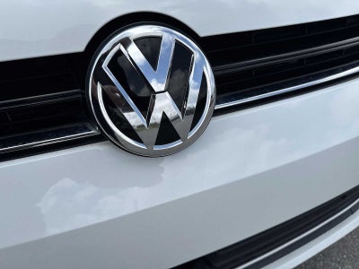 2017 Volkswagen Golf Base