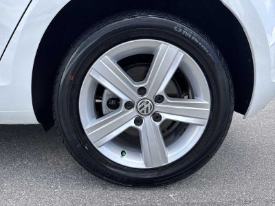 2017 Volkswagen Golf Base