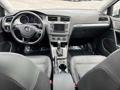 2017 Volkswagen Golf Base