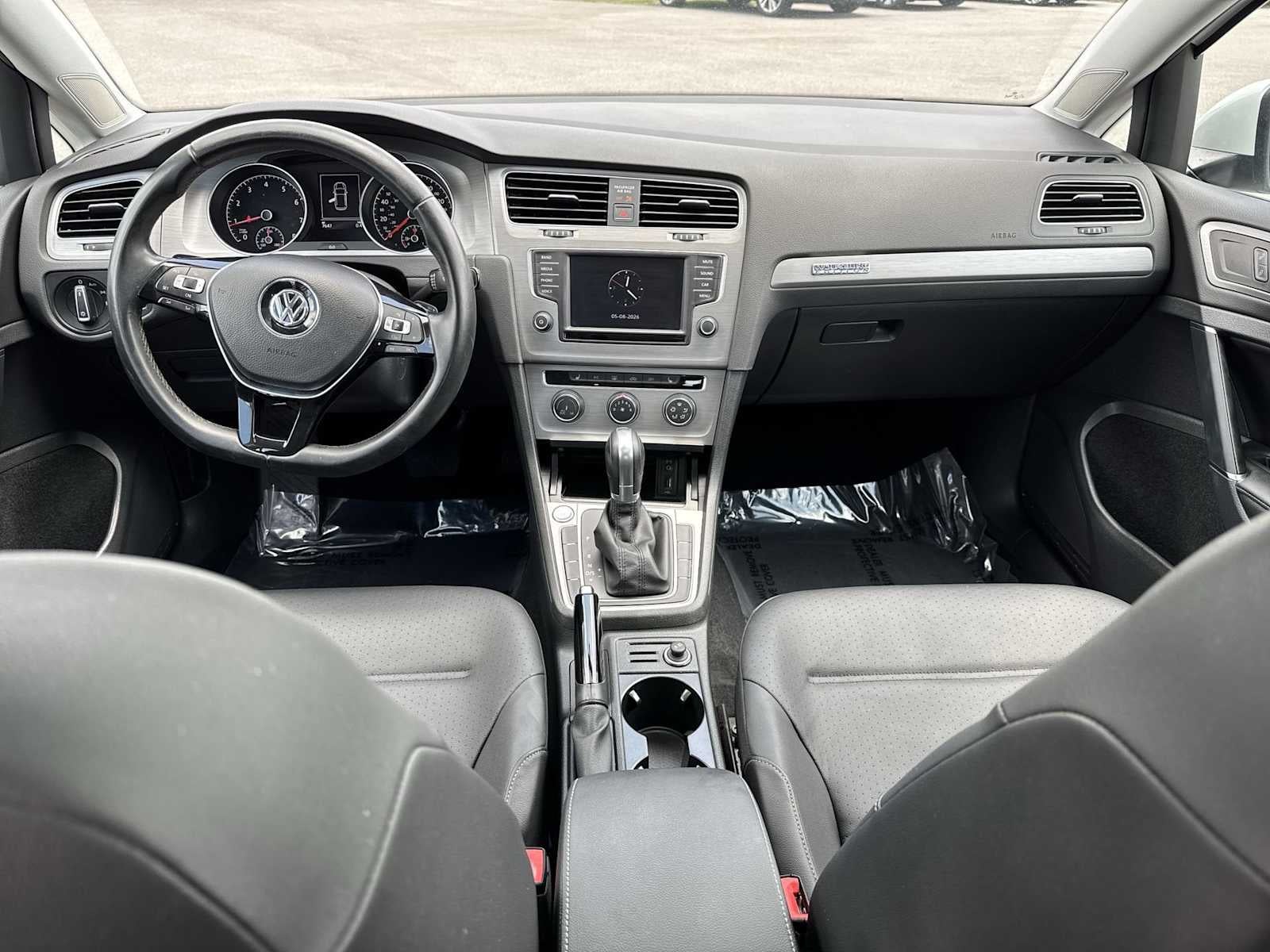 2017 Volkswagen Golf Base