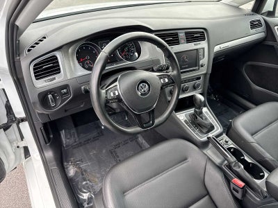 2017 Volkswagen Golf Base