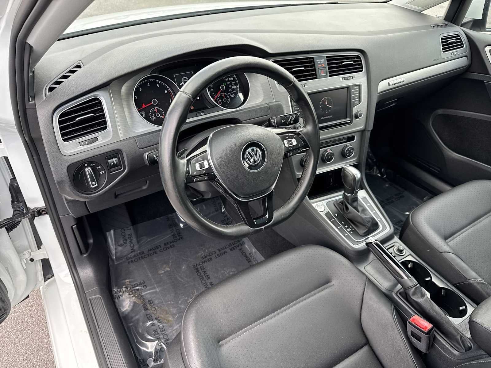 2017 Volkswagen Golf Base