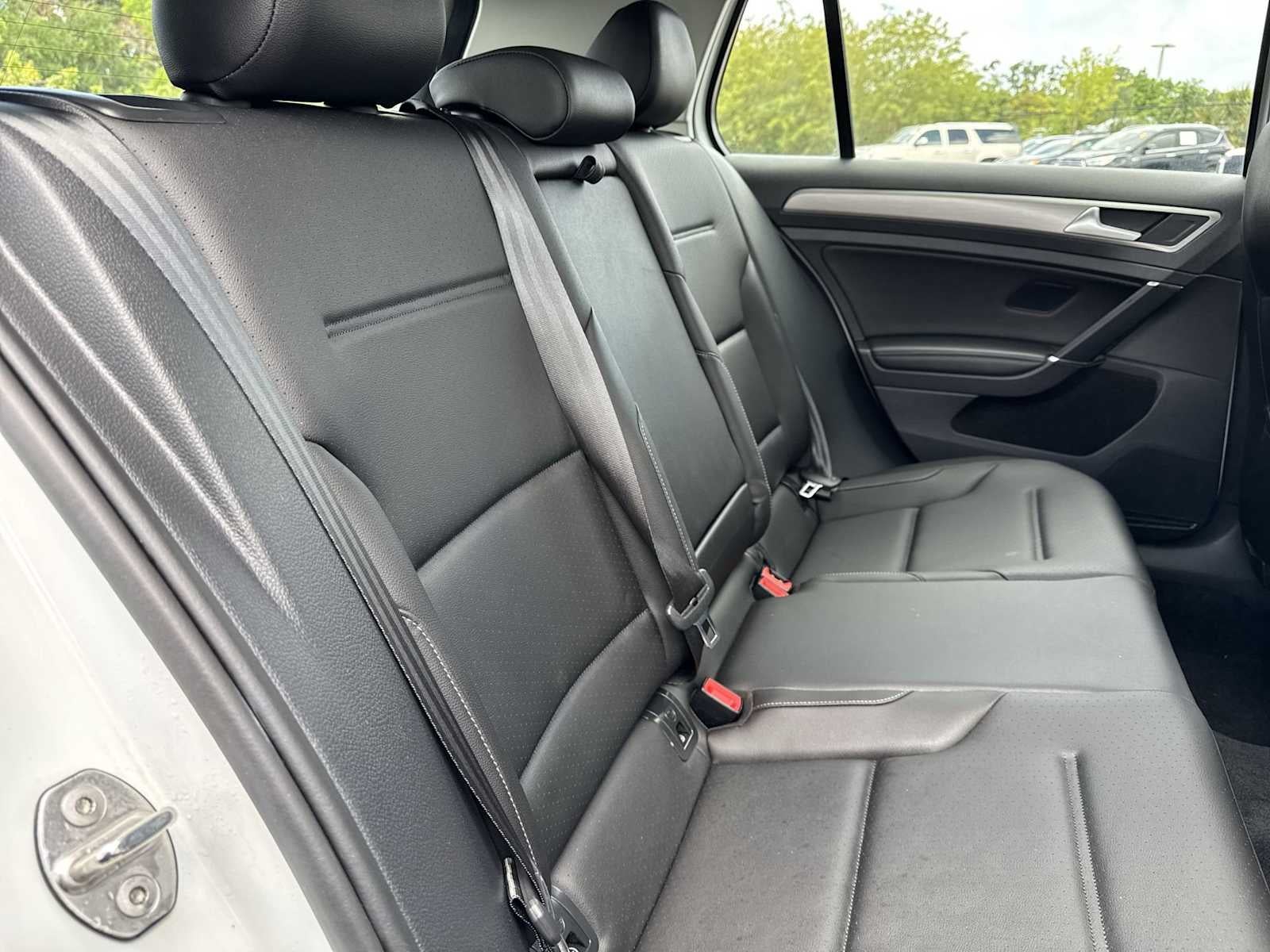 2017 Volkswagen Golf Base