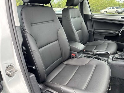 2017 Volkswagen Golf Base