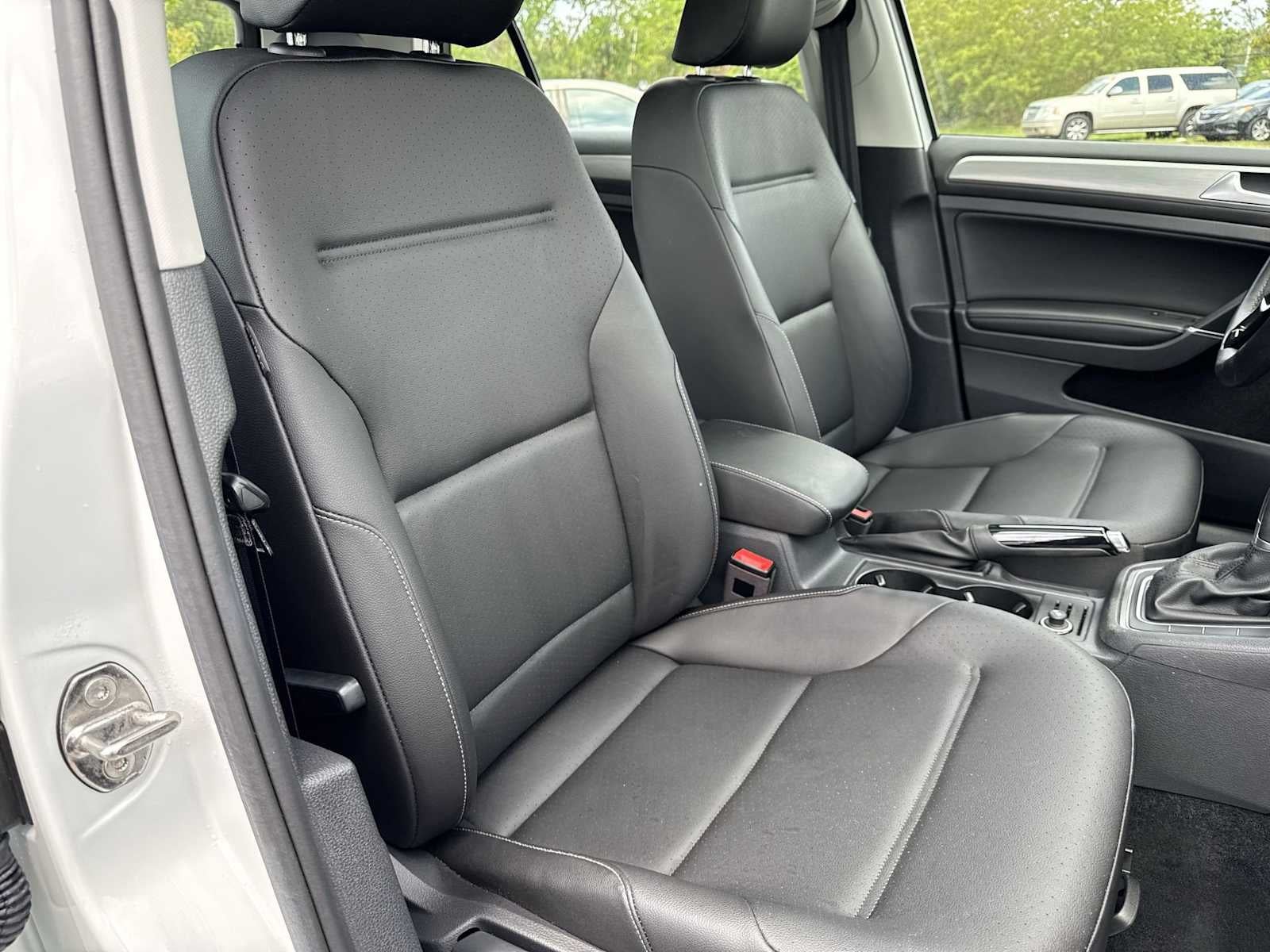 2017 Volkswagen Golf Base