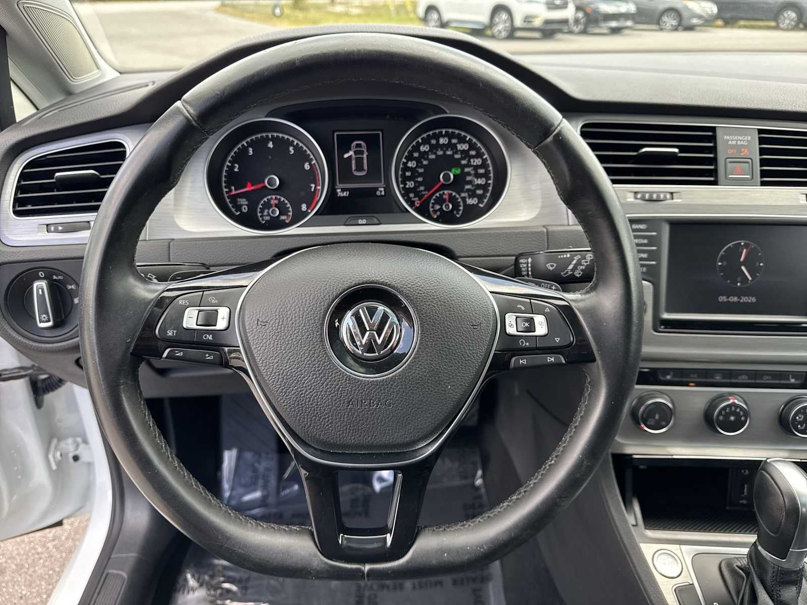 2017 Volkswagen Golf Base