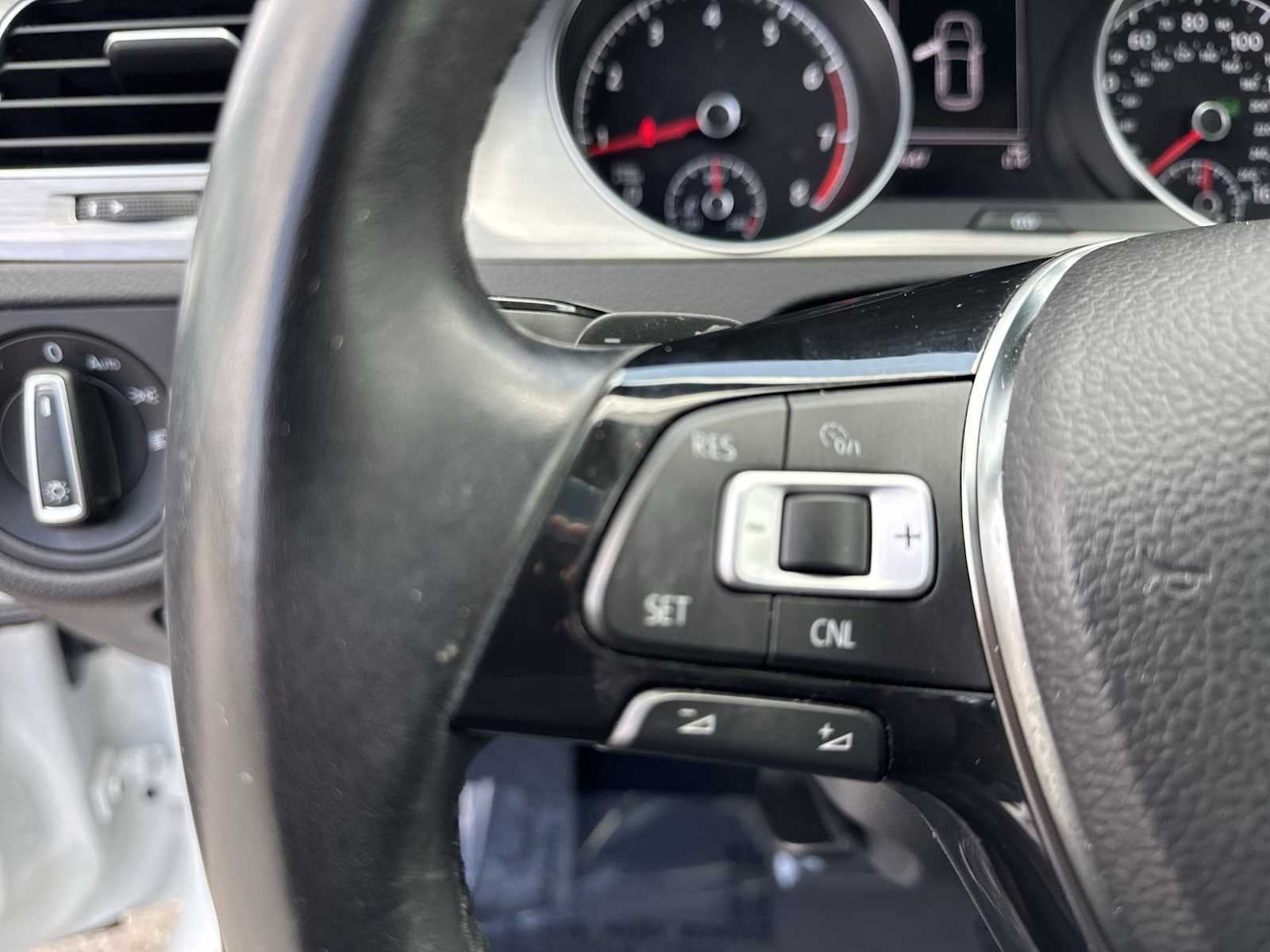 2017 Volkswagen Golf Base