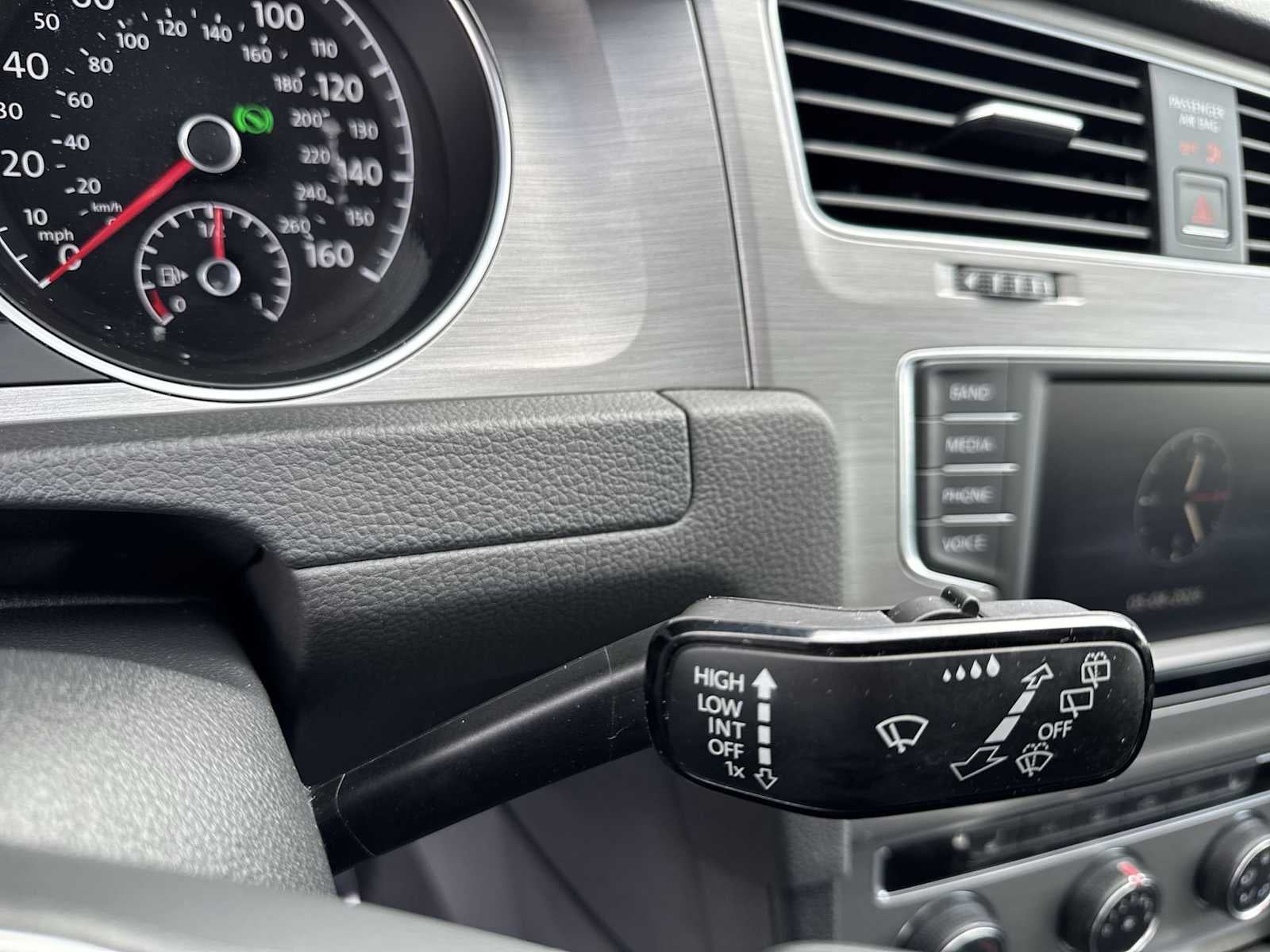 2017 Volkswagen Golf Base
