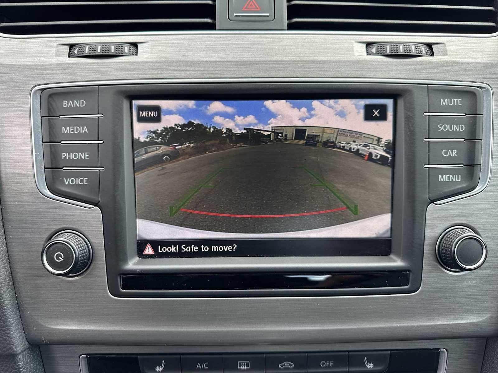 2017 Volkswagen Golf Base