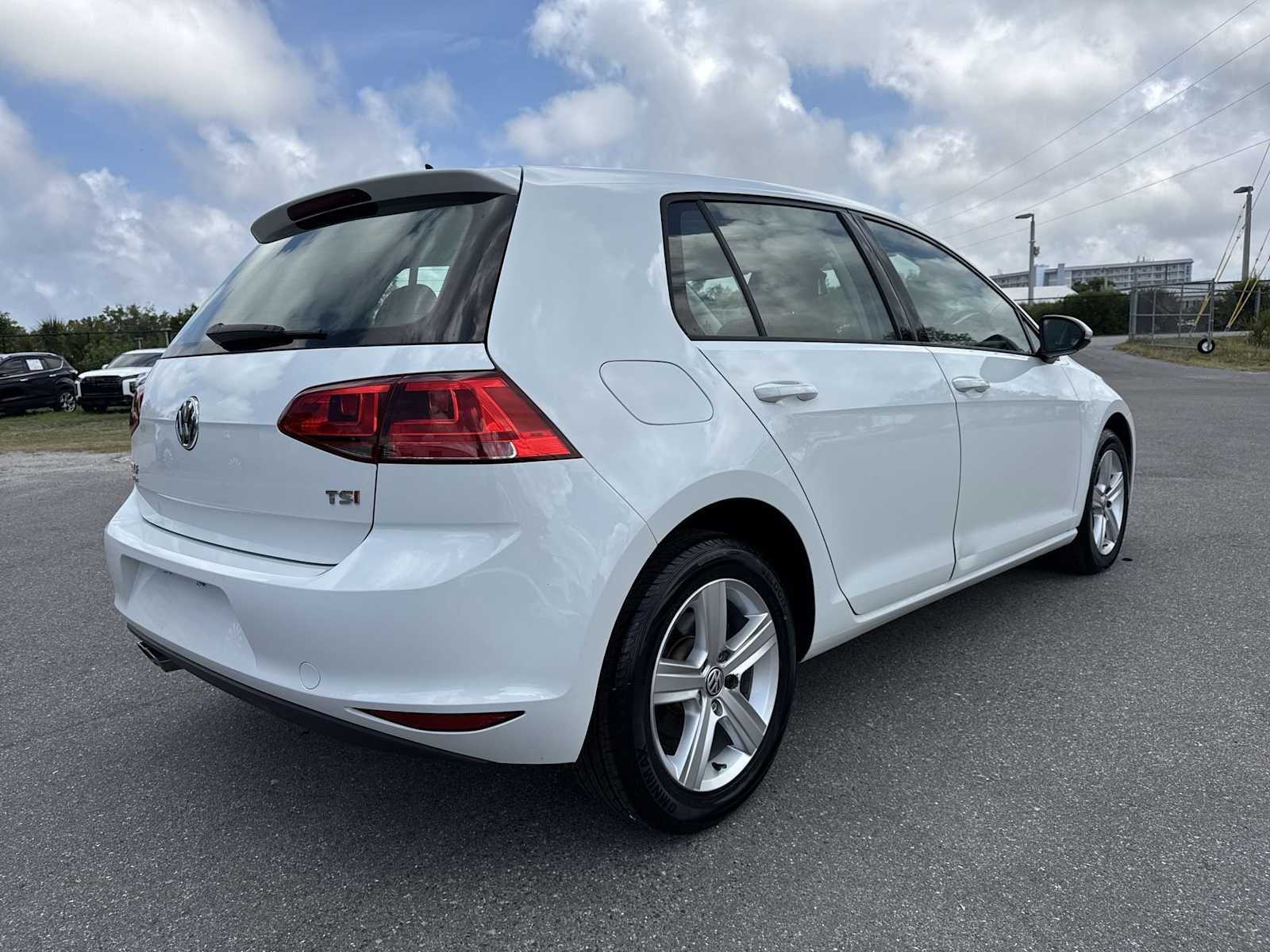 2017 Volkswagen Golf Base