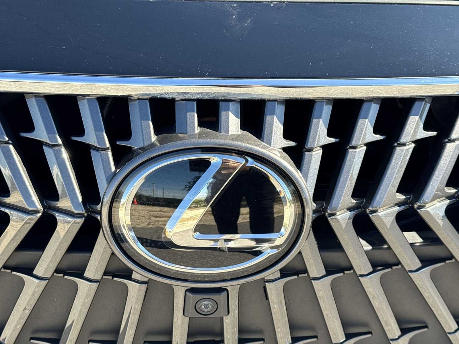 2022 Lexus ES Ultra Luxury