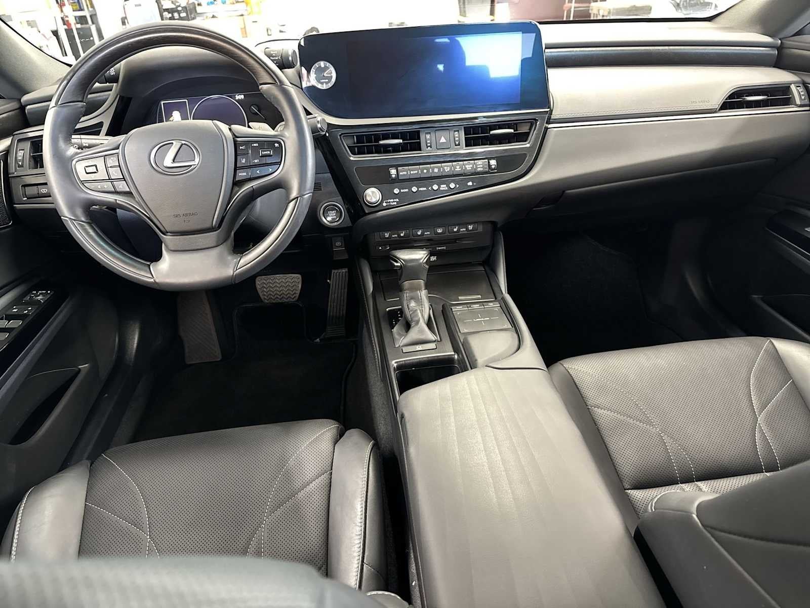 2022 Lexus ES Ultra Luxury