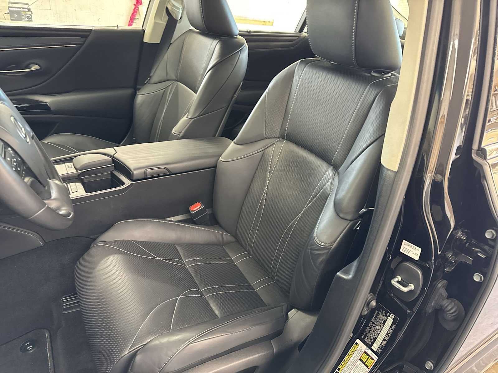 2022 Lexus ES Ultra Luxury