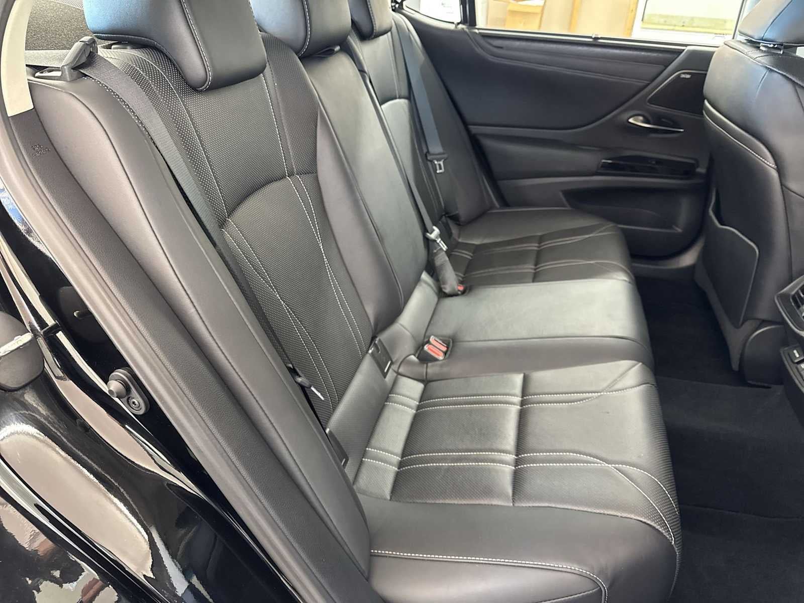 2022 Lexus ES Ultra Luxury