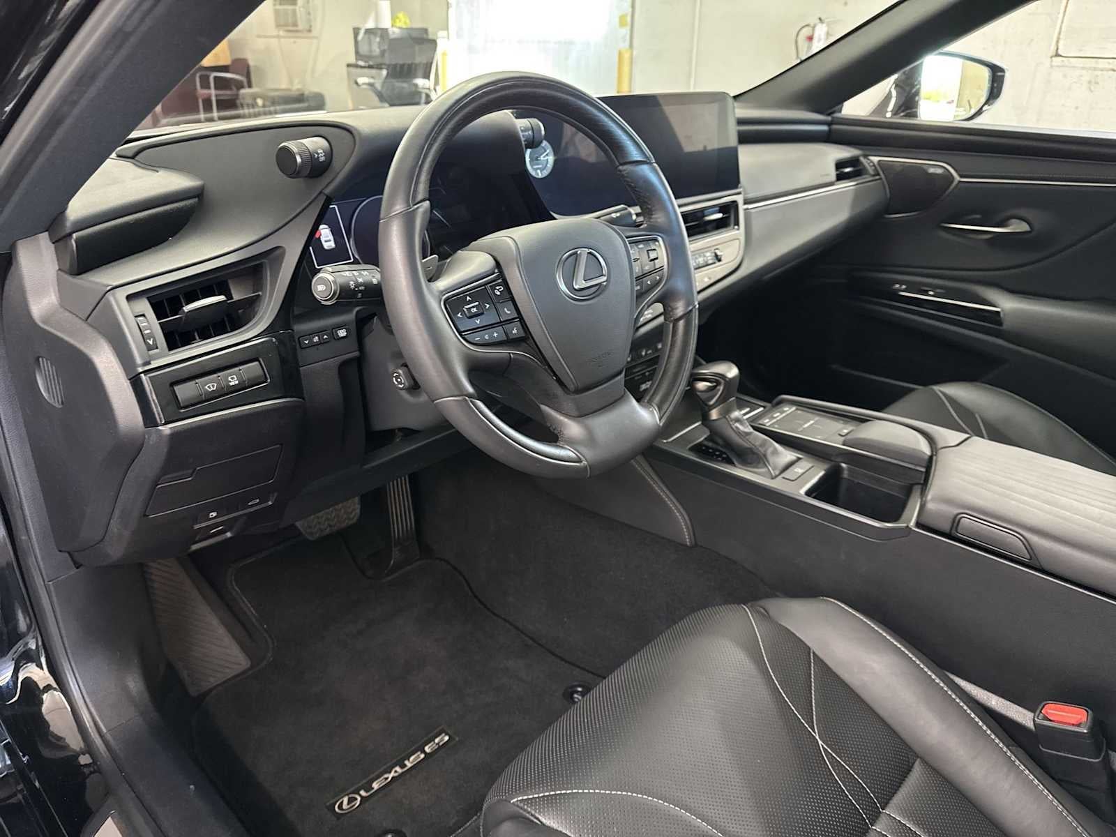 2022 Lexus ES Ultra Luxury