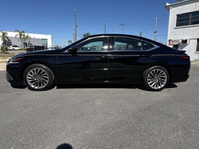 2022 Lexus ES Ultra Luxury