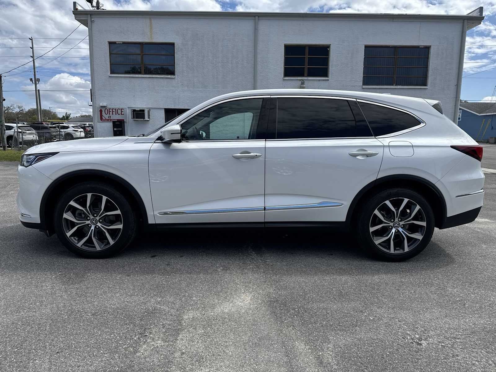 2023 Acura MDX w/Technology Package