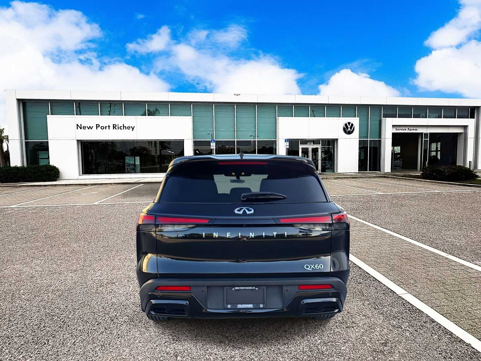 2024 INFINITI QX60 PURE