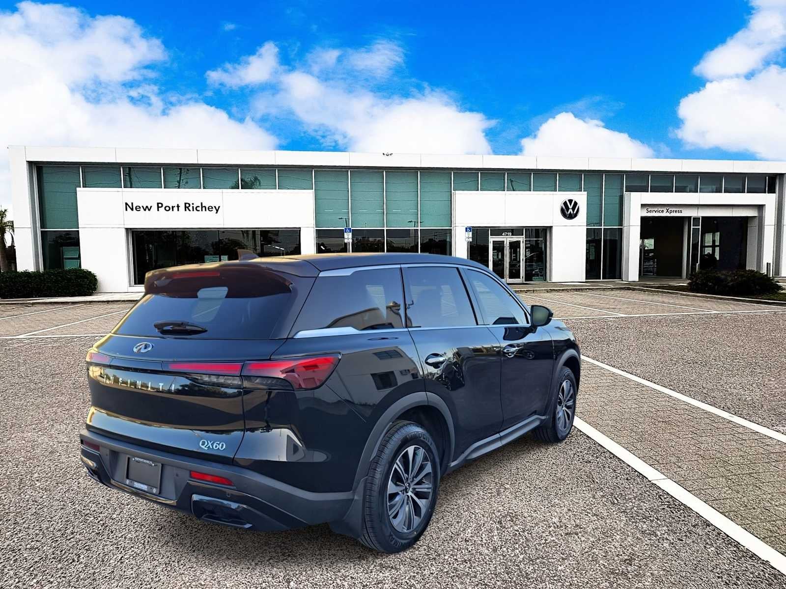 2024 INFINITI QX60 PURE