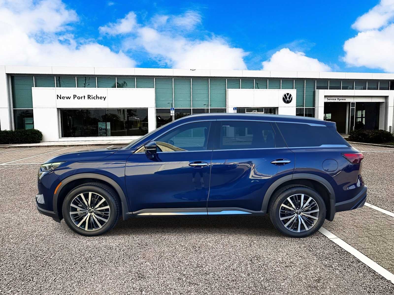 2023 INFINITI QX60 SENSORY