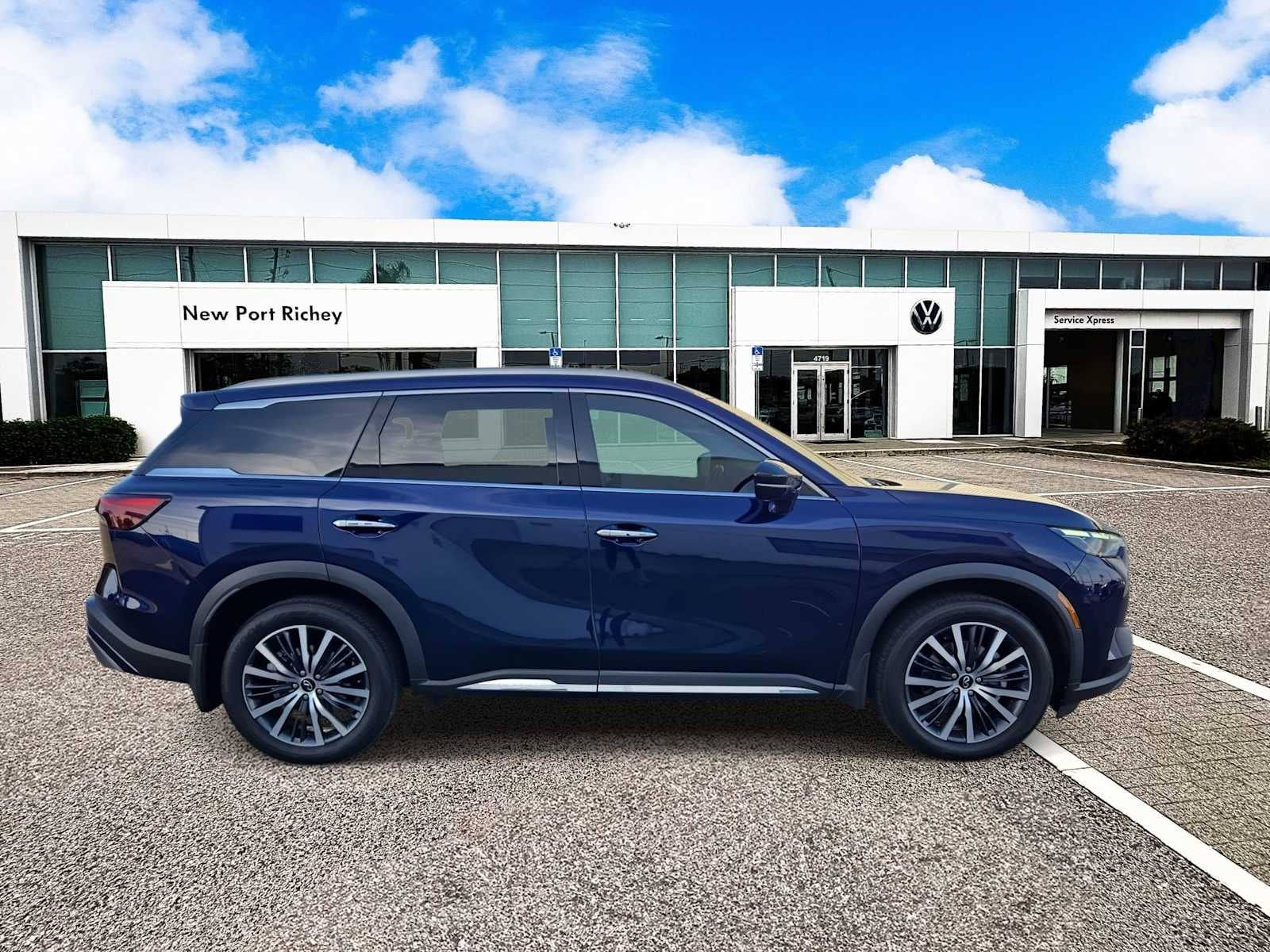 2023 INFINITI QX60 SENSORY
