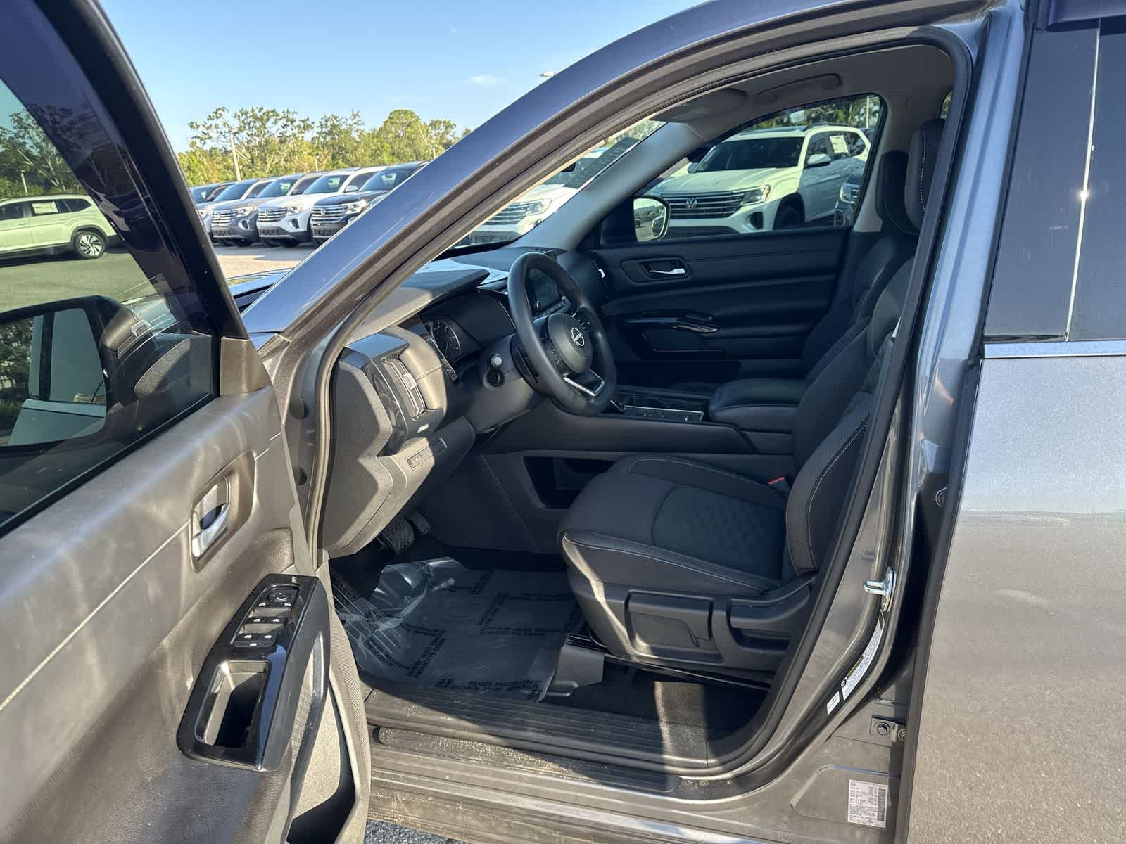 2022 Nissan Pathfinder S