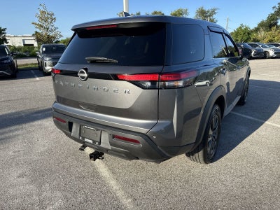 2022 Nissan Pathfinder S