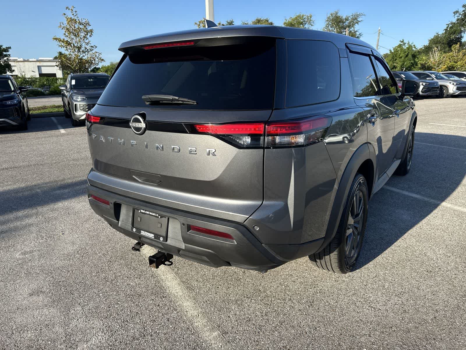 2022 Nissan Pathfinder S