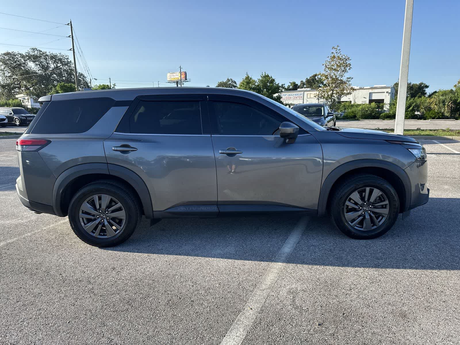 2022 Nissan Pathfinder S
