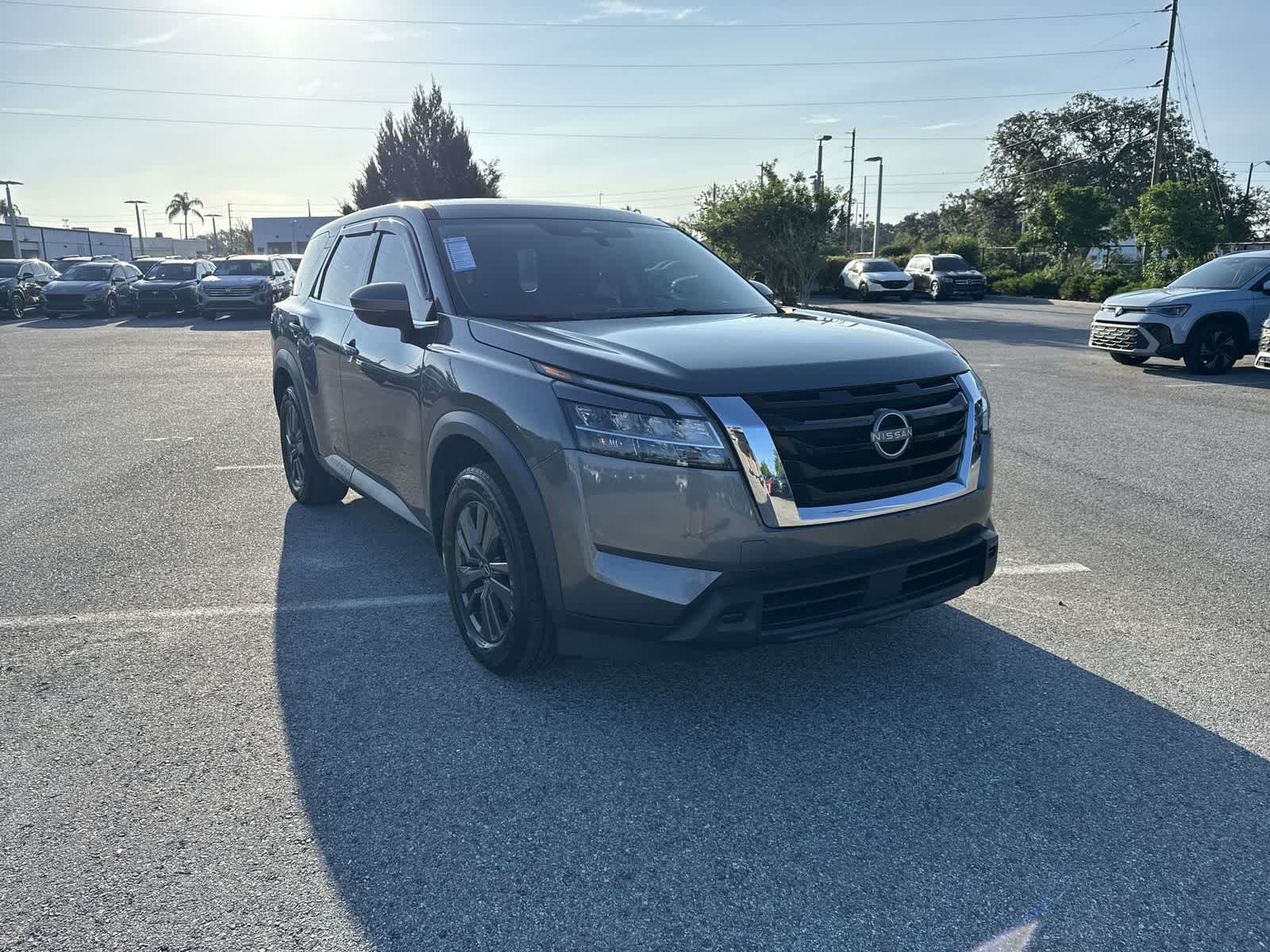 2022 Nissan Pathfinder S