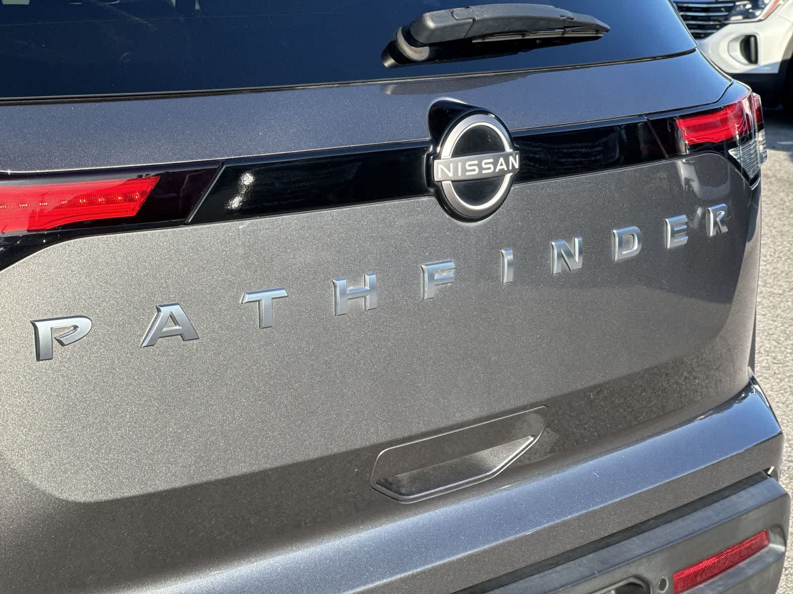 2022 Nissan Pathfinder S