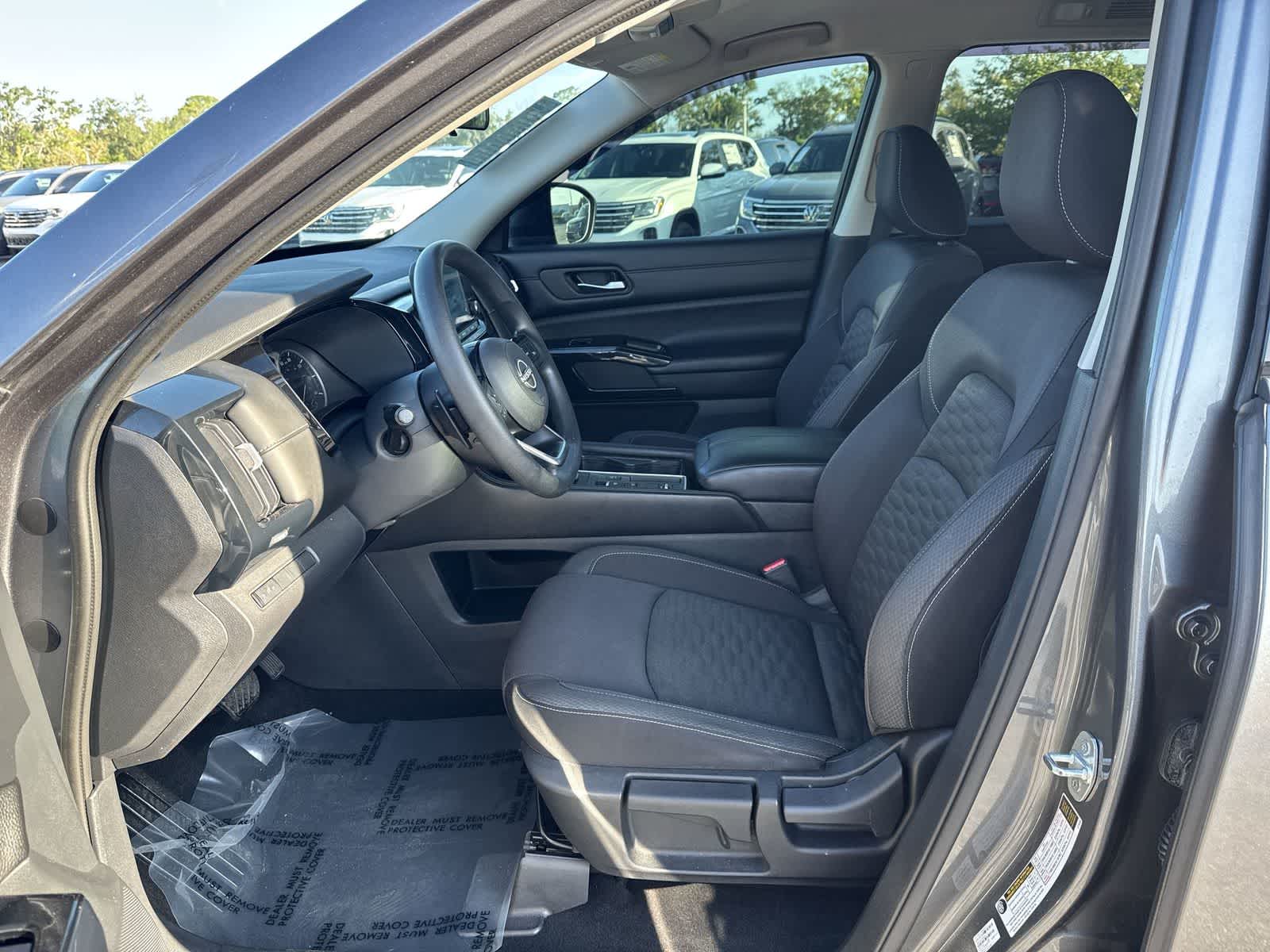 2022 Nissan Pathfinder S